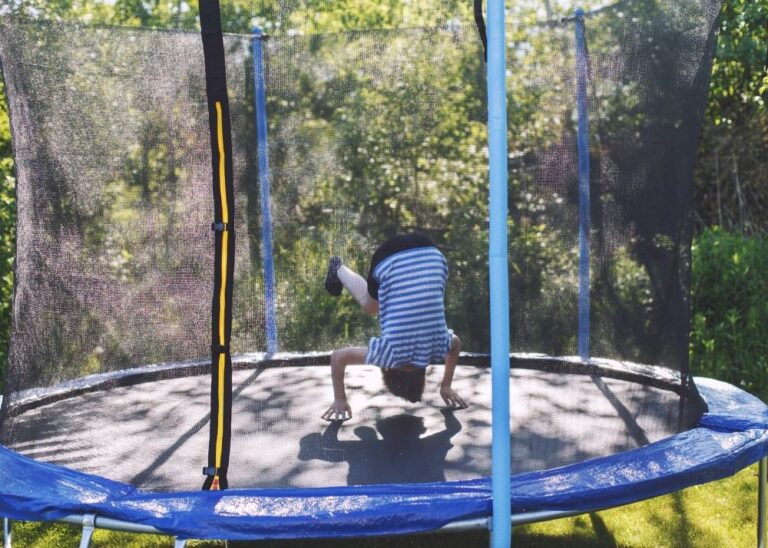 What Size Trampoline Should You Get? BACKYARDABLES